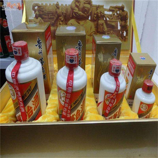 巴彦青岛即墨30年茅台酒回收多少钱哪里回收(附近上门回收茅台酒）?